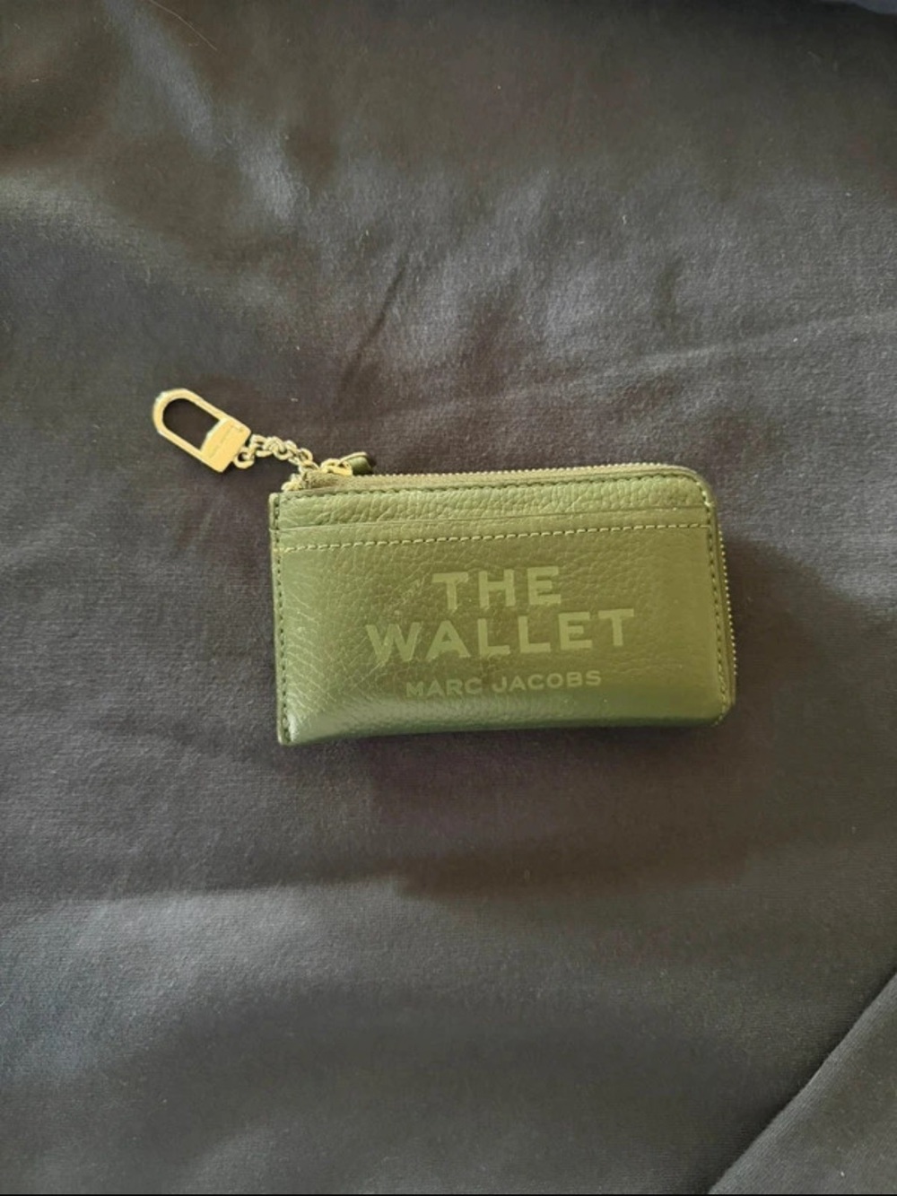 Marc Jacobs Olive Green The Wallet Zip Card Holder with Key Clip